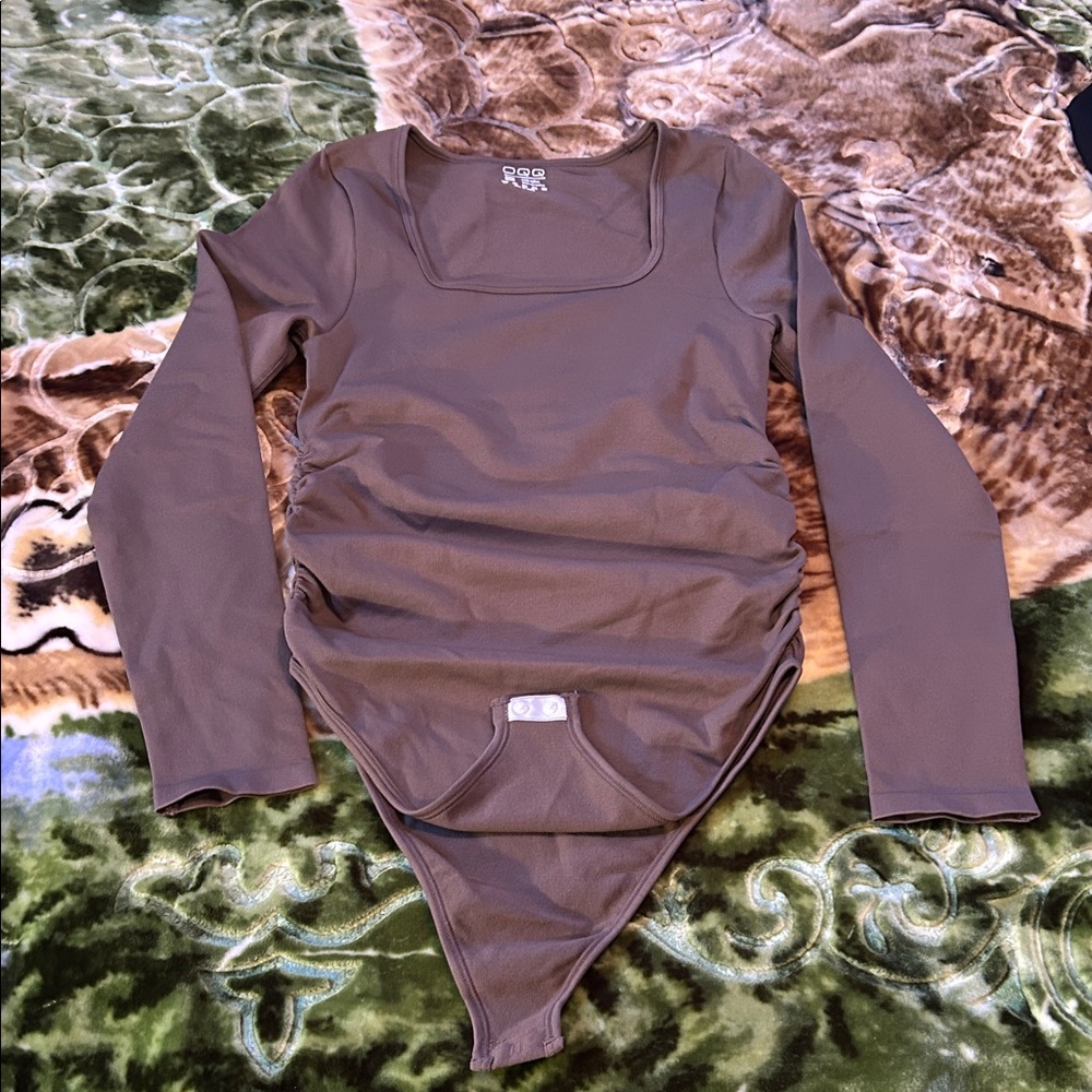 Brown Long Sleeve Bodysuit (M)new no tags